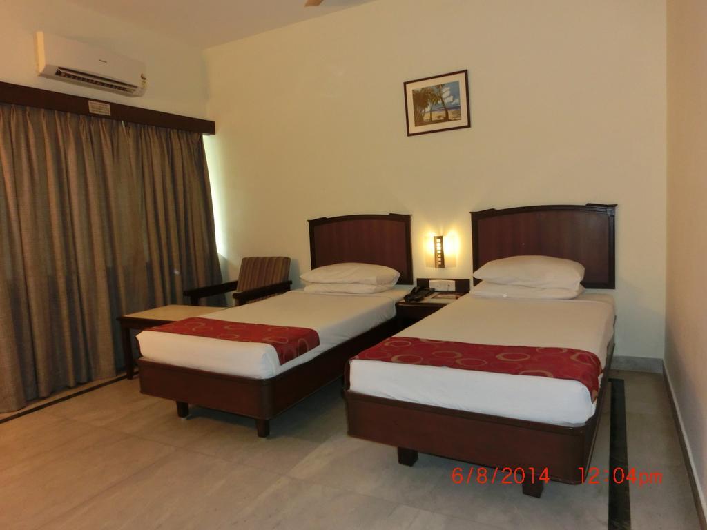 Hotel Thulashi Park Chennai Ruang foto