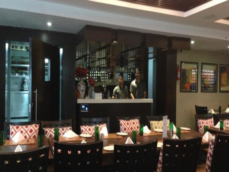 Hotel Thulashi Park Chennai Bagian luar foto