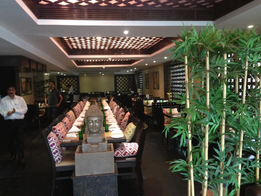 Hotel Thulashi Park Chennai Bagian luar foto